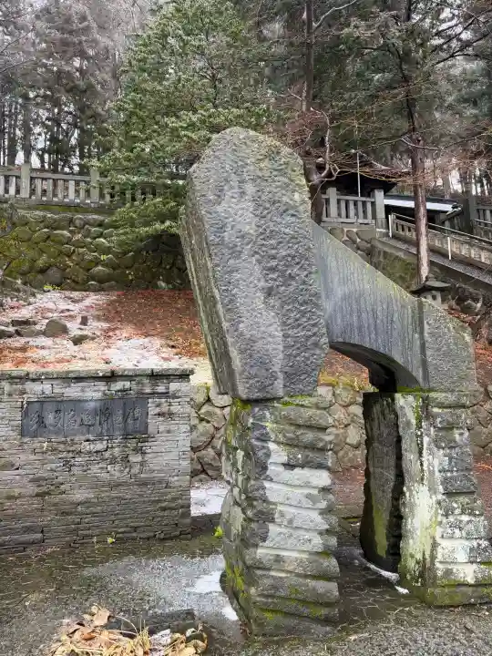 手長神社の{uncategorized: "未分類", other: "その他", undefined: "問題あり", building: "その他建物", grave: "お墓", sacred_gate: "鳥居", guardian: "狛犬", statue: "像", buddha: "仏像", history: "歴史", nature: "自然", garden: "庭園", animal: "動物", pagoda: "塔", temizu: "手水舎", mountain_gate: "山門・神門", sanctuary: "本殿・本堂", subordinate: "末社・摂社", art: "芸術", scenery: "景色", jizo: "地蔵", ema: "絵馬", goshuin: "御朱印", omikuji: "おみくじ", items: "授与品その他", amulet: "お守り", goshuincho: "御朱印帳", eats: "食事", festival: "お祭り", votive_dance: "神楽", shichigosan: "七五三参", wedding: "結婚式", experience: "体験その他", initially: "初詣", around: "周辺", anti_infection: "感染症対策"}