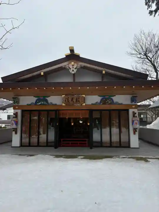 西野神社の{uncategorized: "未分類", other: "その他", undefined: "問題あり", building: "その他建物", grave: "お墓", sacred_gate: "鳥居", guardian: "狛犬", statue: "像", buddha: "仏像", history: "歴史", nature: "自然", garden: "庭園", animal: "動物", pagoda: "塔", temizu: "手水舎", mountain_gate: "山門・神門", sanctuary: "本殿・本堂", subordinate: "末社・摂社", art: "芸術", scenery: "景色", jizo: "地蔵", ema: "絵馬", goshuin: "御朱印", omikuji: "おみくじ", items: "授与品その他", amulet: "お守り", goshuincho: "御朱印帳", eats: "食事", festival: "お祭り", votive_dance: "神楽", shichigosan: "七五三参", wedding: "結婚式", experience: "体験その他", initially: "初詣", around: "周辺", anti_infection: "感染症対策"}