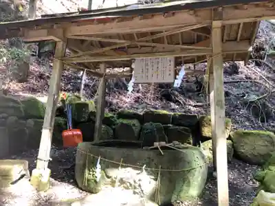 荒神社の手水舎