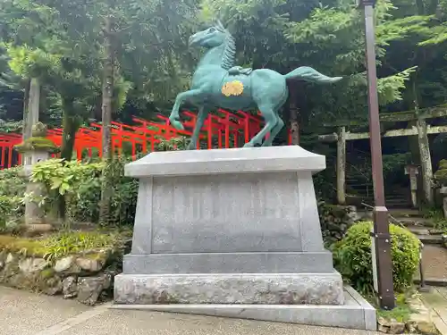 伊奈波神社の像