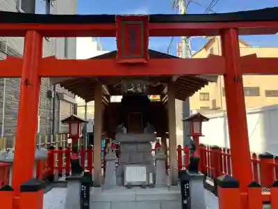 豊稔稲荷神社の{uncategorized: "未分類", other: "その他", undefined: "問題あり", building: "その他建物", grave: "お墓", sacred_gate: "鳥居", guardian: "狛犬", statue: "像", buddha: "仏像", history: "歴史", nature: "自然", garden: "庭園", animal: "動物", pagoda: "塔", temizu: "手水舎", mountain_gate: "山門・神門", sanctuary: "本殿・本堂", subordinate: "末社・摂社", art: "芸術", scenery: "景色", jizo: "地蔵", ema: "絵馬", goshuin: "御朱印", omikuji: "おみくじ", items: "授与品その他", amulet: "お守り", goshuincho: "御朱印帳", eats: "食事", festival: "お祭り", votive_dance: "神楽", shichigosan: "七五三参", wedding: "結婚式", experience: "体験その他", initially: "初詣", around: "周辺", anti_infection: "感染症対策"}