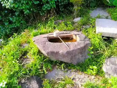 軻愚突知社(秋葉社)の手水舎