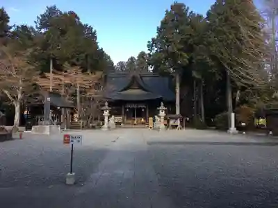 冨士御室浅間神社の本殿・本堂