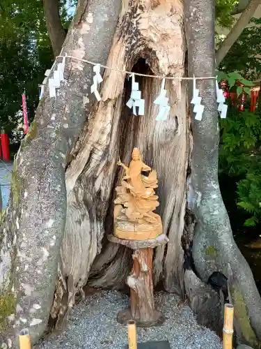 秩父今宮神社の{uncategorized: "未分類", other: "その他", undefined: "問題あり", building: "その他建物", grave: "お墓", sacred_gate: "鳥居", guardian: "狛犬", statue: "像", buddha: "仏像", history: "歴史", nature: "自然", garden: "庭園", animal: "動物", pagoda: "塔", temizu: "手水舎", mountain_gate: "山門・神門", sanctuary: "本殿・本堂", subordinate: "末社・摂社", art: "芸術", scenery: "景色", jizo: "地蔵", ema: "絵馬", goshuin: "御朱印", omikuji: "おみくじ", items: "授与品その他", amulet: "お守り", goshuincho: "御朱印帳", eats: "食事", festival: "お祭り", votive_dance: "神楽", shichigosan: "七五三参", wedding: "結婚式", experience: "体験その他", initially: "初詣", around: "周辺", anti_infection: "感染症対策"}