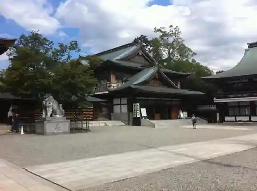 寒川神社の本殿