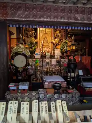 護国之寺の本殿・本堂