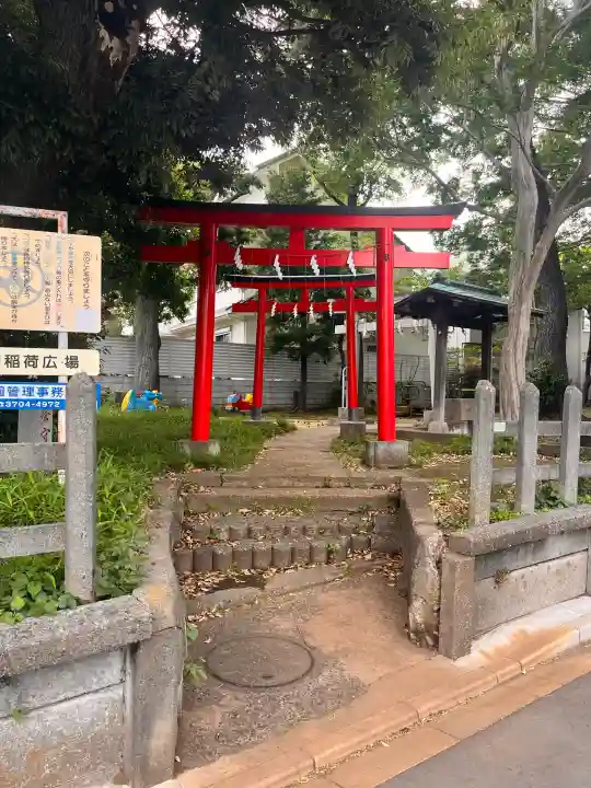 瘡守稲荷神社の{uncategorized: "未分類", other: "その他", undefined: "問題あり", building: "その他建物", grave: "お墓", sacred_gate: "鳥居", guardian: "狛犬", statue: "像", buddha: "仏像", history: "歴史", nature: "自然", garden: "庭園", animal: "動物", pagoda: "塔", temizu: "手水舎", mountain_gate: "山門・神門", sanctuary: "本殿・本堂", subordinate: "末社・摂社", art: "芸術", scenery: "景色", jizo: "地蔵", ema: "絵馬", goshuin: "御朱印", omikuji: "おみくじ", items: "授与品その他", amulet: "お守り", goshuincho: "御朱印帳", eats: "食事", festival: "お祭り", votive_dance: "神楽", shichigosan: "七五三参", wedding: "結婚式", experience: "体験その他", initially: "初詣", around: "周辺", anti_infection: "感染症対策"}