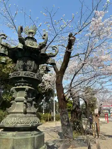 鷲宮神社の{uncategorized: "未分類", other: "その他", undefined: "問題あり", building: "その他建物", grave: "お墓", sacred_gate: "鳥居", guardian: "狛犬", statue: "像", buddha: "仏像", history: "歴史", nature: "自然", garden: "庭園", animal: "動物", pagoda: "塔", temizu: "手水舎", mountain_gate: "山門・神門", sanctuary: "本殿・本堂", subordinate: "末社・摂社", art: "芸術", scenery: "景色", jizo: "地蔵", ema: "絵馬", goshuin: "御朱印", omikuji: "おみくじ", items: "授与品その他", amulet: "お守り", goshuincho: "御朱印帳", eats: "食事", festival: "お祭り", votive_dance: "神楽", shichigosan: "七五三参", wedding: "結婚式", experience: "体験その他", initially: "初詣", around: "周辺", anti_infection: "感染症対策"}