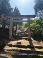 英彦山神宮御本社(上宮)の{uncategorized: "未分類", other: "その他", undefined: "問題あり", building: "その他建物", grave: "お墓", sacred_gate: "鳥居", guardian: "狛犬", statue: "像", buddha: "仏像", history: "歴史", nature: "自然", garden: "庭園", animal: "動物", pagoda: "塔", temizu: "手水舎", mountain_gate: "山門・神門", sanctuary: "本殿・本堂", subordinate: "末社・摂社", art: "芸術", scenery: "景色", jizo: "地蔵", ema: "絵馬", goshuin: "御朱印", omikuji: "おみくじ", items: "授与品その他", amulet: "お守り", goshuincho: "御朱印帳", eats: "食事", festival: "お祭り", votive_dance: "神楽", shichigosan: "七五三参", wedding: "結婚式", experience: "体験その他", initially: "初詣", around: "周辺", anti_infection: "感染症対策"}