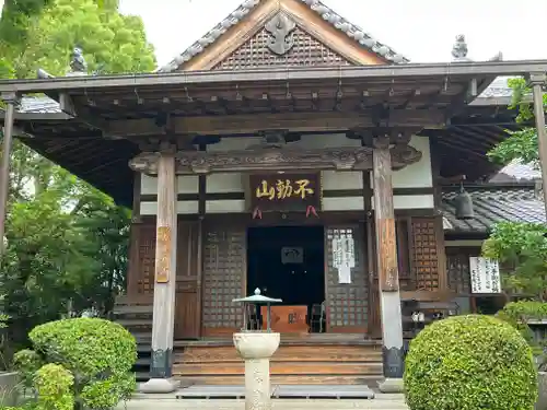 大学院の本殿・本堂