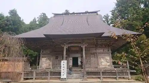 国上寺の本殿