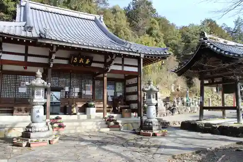 成願寺の本殿・本堂