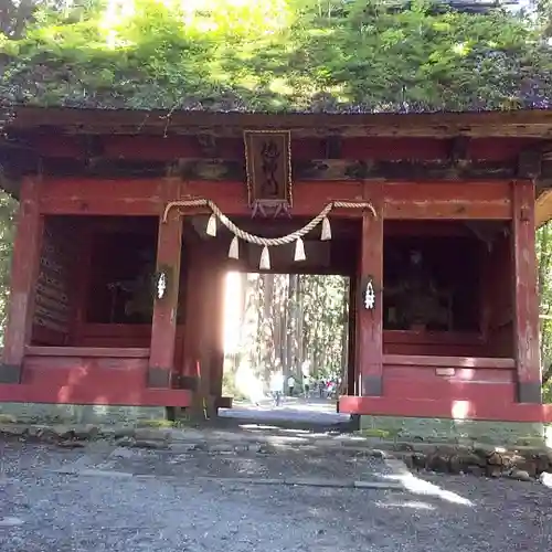 戸隠神社九頭龍社の山門