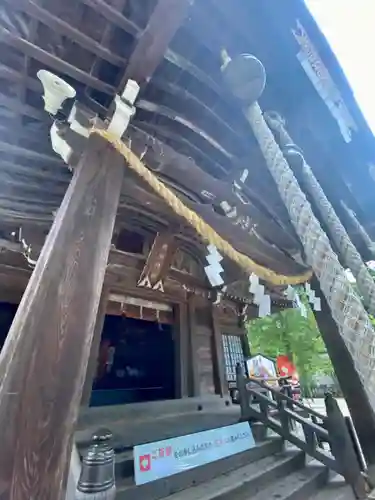 武田神社の本殿・本堂