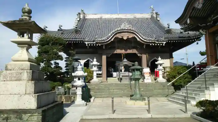 井戸寺の本殿