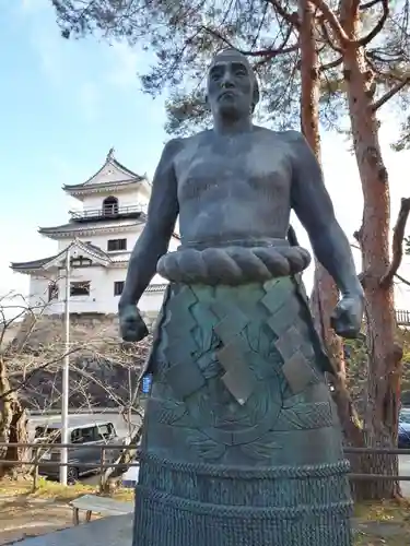 神明社の像