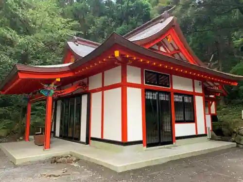 石體神社の本殿