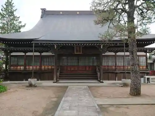 願生寺の本殿・本堂