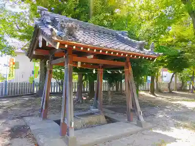 八幡社(四女子八幡社)の手水舎
