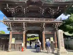 題経寺（柴又帝釈天）の山門