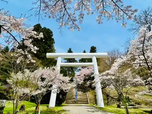 土津神社｜こどもと出世の神さまの鳥居