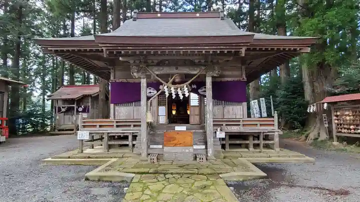 坪沼八幡神社の本殿・本堂