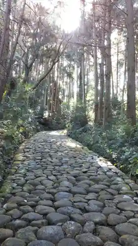 すべらず地蔵尊の自然