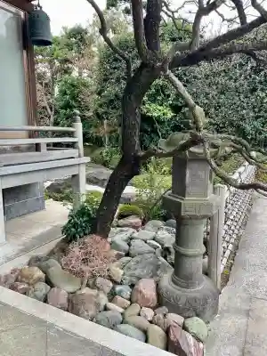 浄桂院の{uncategorized: "未分類", other: "その他", undefined: "問題あり", building: "その他建物", grave: "お墓", sacred_gate: "鳥居", guardian: "狛犬", statue: "像", buddha: "仏像", history: "歴史", nature: "自然", garden: "庭園", animal: "動物", pagoda: "塔", temizu: "手水舎", mountain_gate: "山門・神門", sanctuary: "本殿・本堂", subordinate: "末社・摂社", art: "芸術", scenery: "景色", jizo: "地蔵", ema: "絵馬", goshuin: "御朱印", omikuji: "おみくじ", items: "授与品その他", amulet: "お守り", goshuincho: "御朱印帳", eats: "食事", festival: "お祭り", votive_dance: "神楽", shichigosan: "七五三参", wedding: "結婚式", experience: "体験その他", initially: "初詣", around: "周辺", anti_infection: "感染症対策"}