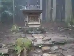 御岩神社の建物その他