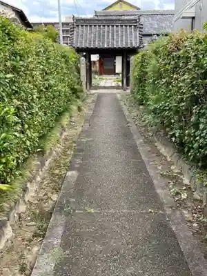 観音寺の山門・神門