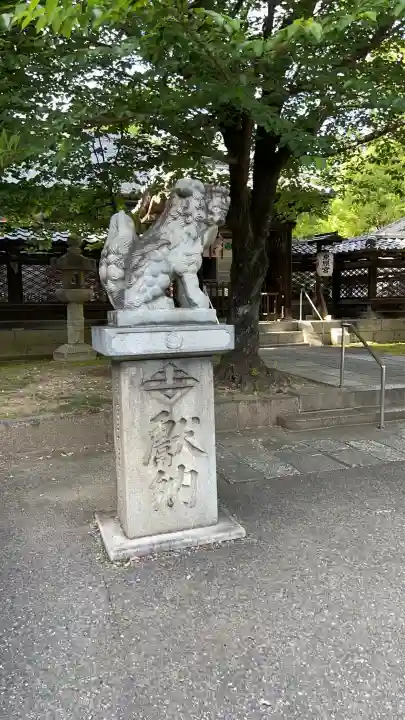 名古屋東照宮の{uncategorized: "未分類", other: "その他", undefined: "問題あり", building: "その他建物", grave: "お墓", sacred_gate: "鳥居", guardian: "狛犬", statue: "像", buddha: "仏像", history: "歴史", nature: "自然", garden: "庭園", animal: "動物", pagoda: "塔", temizu: "手水舎", mountain_gate: "山門・神門", sanctuary: "本殿・本堂", subordinate: "末社・摂社", art: "芸術", scenery: "景色", jizo: "地蔵", ema: "絵馬", goshuin: "御朱印", omikuji: "おみくじ", items: "授与品その他", amulet: "お守り", goshuincho: "御朱印帳", eats: "食事", festival: "お祭り", votive_dance: "神楽", shichigosan: "七五三参", wedding: "結婚式", experience: "体験その他", initially: "初詣", around: "周辺", anti_infection: "感染症対策"}