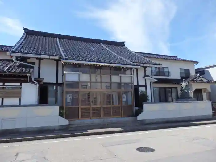 日蓮宗 利生寺の山門