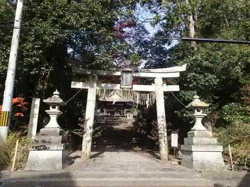 石座神社の鳥居