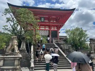 清水寺の山門・神門
