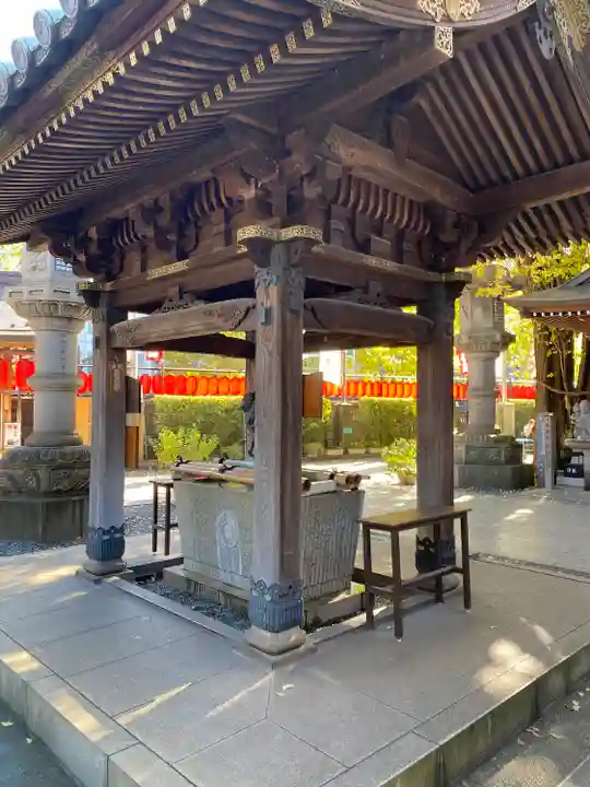 豊川稲荷東京別院の手水舎