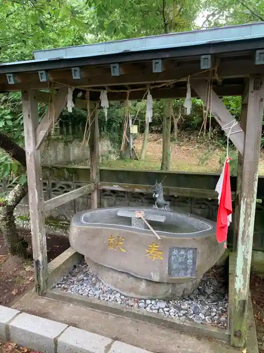 寄八幡神社の手水舎