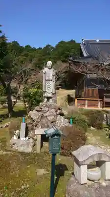 甲山寺の像