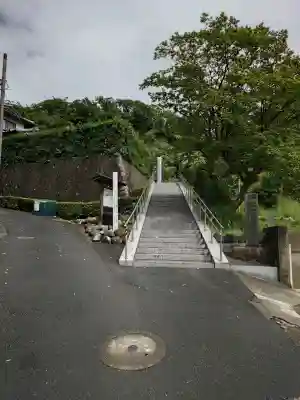 来迎寺（西御門）の{uncategorized: "未分類", other: "その他", undefined: "問題あり", building: "その他建物", grave: "お墓", sacred_gate: "鳥居", guardian: "狛犬", statue: "像", buddha: "仏像", history: "歴史", nature: "自然", garden: "庭園", animal: "動物", pagoda: "塔", temizu: "手水舎", mountain_gate: "山門・神門", sanctuary: "本殿・本堂", subordinate: "末社・摂社", art: "芸術", scenery: "景色", jizo: "地蔵", ema: "絵馬", goshuin: "御朱印", omikuji: "おみくじ", items: "授与品その他", amulet: "お守り", goshuincho: "御朱印帳", eats: "食事", festival: "お祭り", votive_dance: "神楽", shichigosan: "七五三参", wedding: "結婚式", experience: "体験その他", initially: "初詣", around: "周辺", anti_infection: "感染症対策"}
