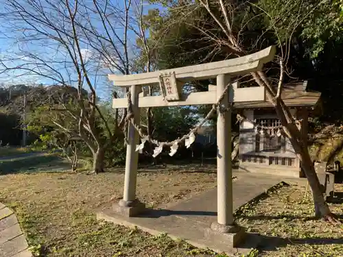 八幡神社の鳥居