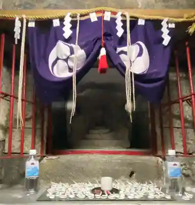 江島杉山神社の{uncategorized: "未分類", other: "その他", undefined: "問題あり", building: "その他建物", grave: "お墓", sacred_gate: "鳥居", guardian: "狛犬", statue: "像", buddha: "仏像", history: "歴史", nature: "自然", garden: "庭園", animal: "動物", pagoda: "塔", temizu: "手水舎", mountain_gate: "山門・神門", sanctuary: "本殿・本堂", subordinate: "末社・摂社", art: "芸術", scenery: "景色", jizo: "地蔵", ema: "絵馬", goshuin: "御朱印", omikuji: "おみくじ", items: "授与品その他", amulet: "お守り", goshuincho: "御朱印帳", eats: "食事", festival: "お祭り", votive_dance: "神楽", shichigosan: "七五三参", wedding: "結婚式", experience: "体験その他", initially: "初詣", around: "周辺", anti_infection: "感染症対策"}