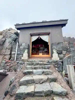 烏帽子岩神社(山梨県)