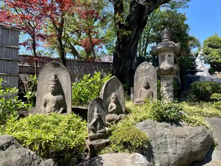 実相院の{uncategorized: "未分類", other: "その他", undefined: "問題あり", building: "その他建物", grave: "お墓", sacred_gate: "鳥居", guardian: "狛犬", statue: "像", buddha: "仏像", history: "歴史", nature: "自然", garden: "庭園", animal: "動物", pagoda: "塔", temizu: "手水舎", mountain_gate: "山門・神門", sanctuary: "本殿・本堂", subordinate: "末社・摂社", art: "芸術", scenery: "景色", jizo: "地蔵", ema: "絵馬", goshuin: "御朱印", omikuji: "おみくじ", items: "授与品その他", amulet: "お守り", goshuincho: "御朱印帳", eats: "食事", festival: "お祭り", votive_dance: "神楽", shichigosan: "七五三参", wedding: "結婚式", experience: "体験その他", initially: "初詣", around: "周辺", anti_infection: "感染症対策"}