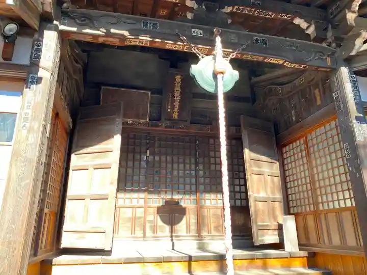 魚籃寺の本殿・本堂