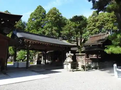 建部大社の本殿