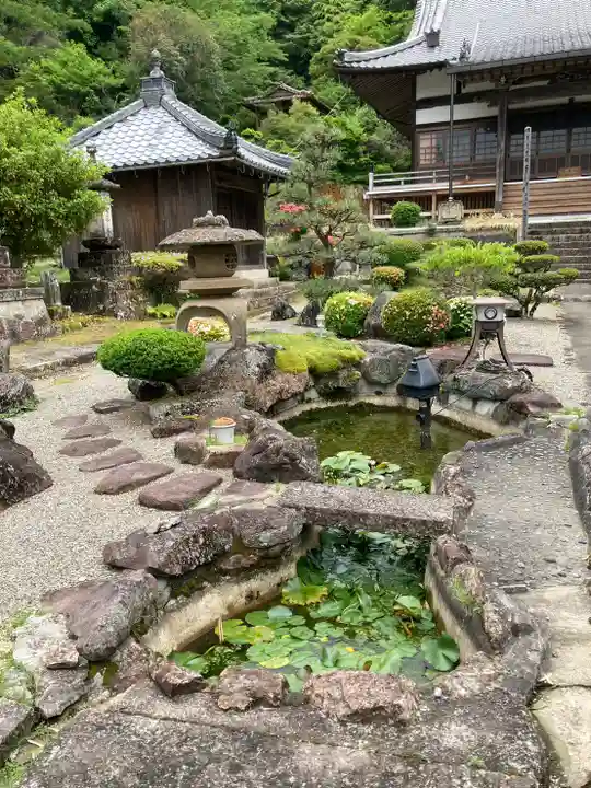 福田寺の庭園