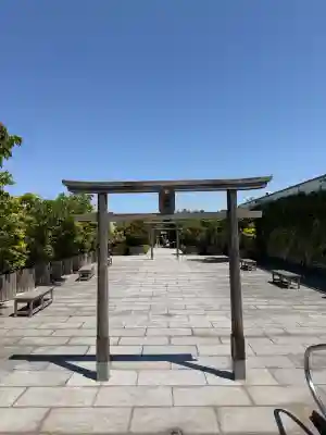 鉄道神社の{uncategorized: "未分類", other: "その他", undefined: "問題あり", building: "その他建物", grave: "お墓", sacred_gate: "鳥居", guardian: "狛犬", statue: "像", buddha: "仏像", history: "歴史", nature: "自然", garden: "庭園", animal: "動物", pagoda: "塔", temizu: "手水舎", mountain_gate: "山門・神門", sanctuary: "本殿・本堂", subordinate: "末社・摂社", art: "芸術", scenery: "景色", jizo: "地蔵", ema: "絵馬", goshuin: "御朱印", omikuji: "おみくじ", items: "授与品その他", amulet: "お守り", goshuincho: "御朱印帳", eats: "食事", festival: "お祭り", votive_dance: "神楽", shichigosan: "七五三参", wedding: "結婚式", experience: "体験その他", initially: "初詣", around: "周辺", anti_infection: "感染症対策"}
