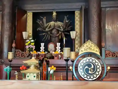 道成寺の{uncategorized: "未分類", other: "その他", undefined: "問題あり", building: "その他建物", grave: "お墓", sacred_gate: "鳥居", guardian: "狛犬", statue: "像", buddha: "仏像", history: "歴史", nature: "自然", garden: "庭園", animal: "動物", pagoda: "塔", temizu: "手水舎", mountain_gate: "山門・神門", sanctuary: "本殿・本堂", subordinate: "末社・摂社", art: "芸術", scenery: "景色", jizo: "地蔵", ema: "絵馬", goshuin: "御朱印", omikuji: "おみくじ", items: "授与品その他", amulet: "お守り", goshuincho: "御朱印帳", eats: "食事", festival: "お祭り", votive_dance: "神楽", shichigosan: "七五三参", wedding: "結婚式", experience: "体験その他", initially: "初詣", around: "周辺", anti_infection: "感染症対策"}