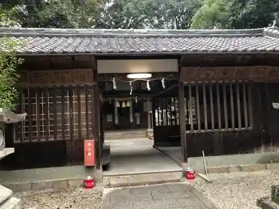 咋岡神社の山門