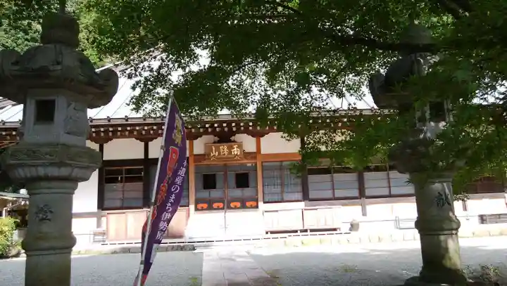 石雲寺の本殿・本堂