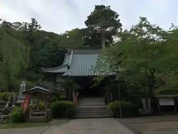 真野寺の本殿・本堂